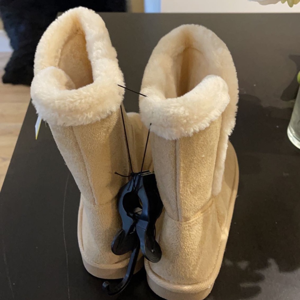 Boots - Picture 2 of 5